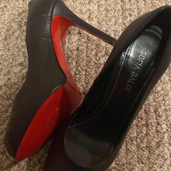 High heels - Picture 3 of 3